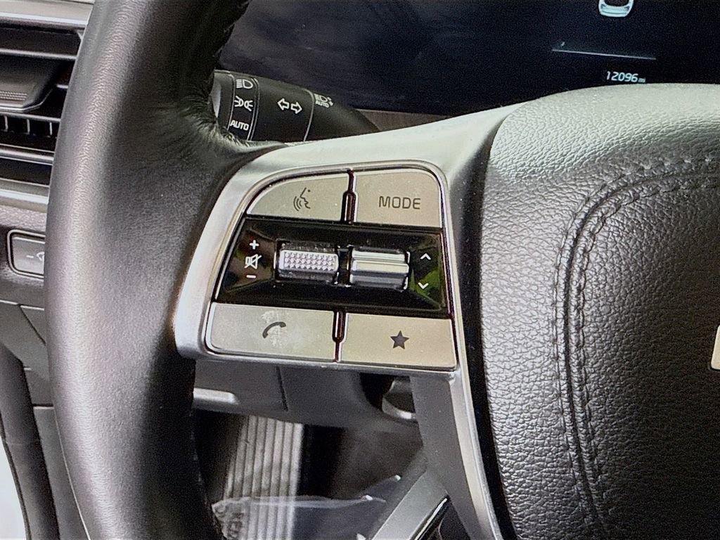 Used 2023 Kia Telluride EX w/ EX Captain's Chair Package image 23