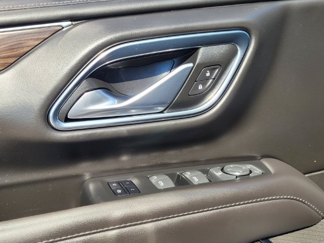 Used 2022 Chevrolet Suburban Z71 AWD/4WD image 17