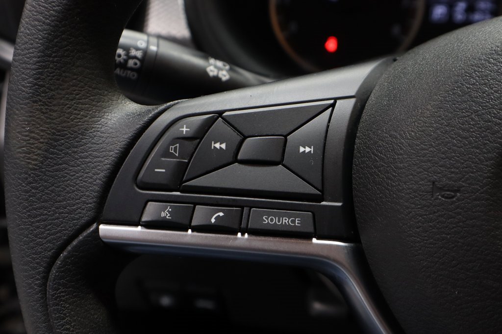 Used 2020 Nissan Kicks S image 28