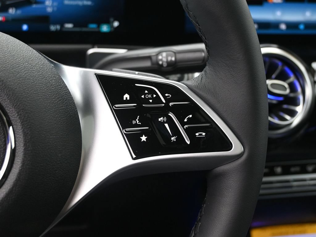New 2026 Mercedes-Benz GLB 250 4MATIC image 10