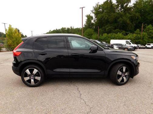 Used 2019 Volvo XC40 T5 Momentum AWD/4WD image 4