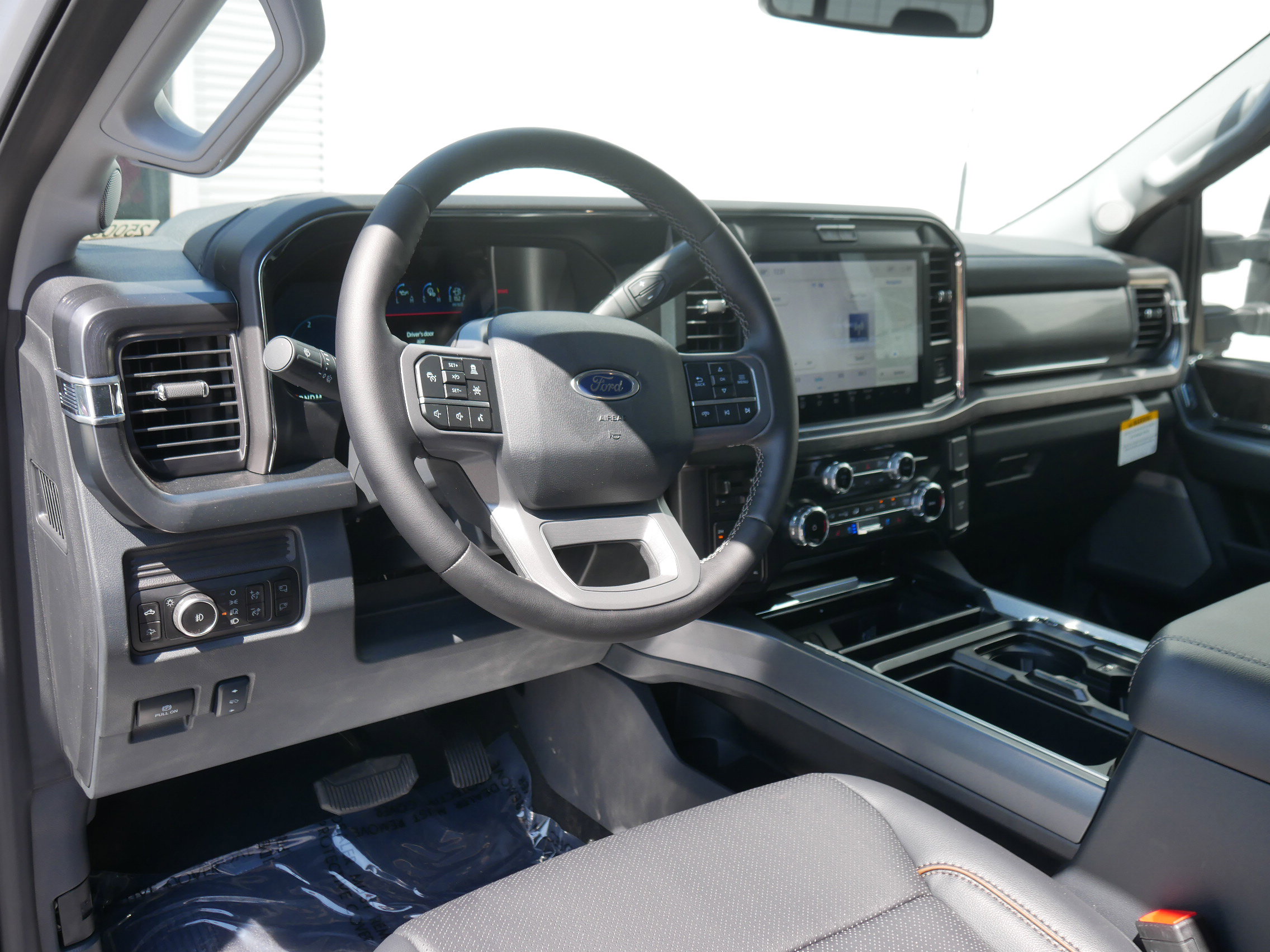 New 2025 Ford F350 Lariat w/ Lariat Ultimate Package image 4