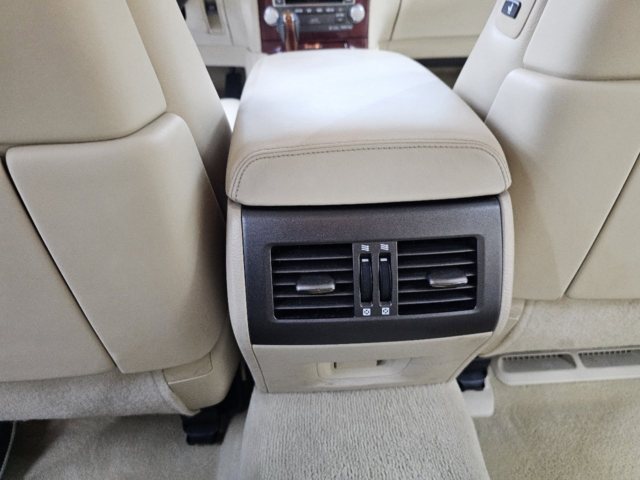 Used 2012 Lexus LS 460 Luxury image 27