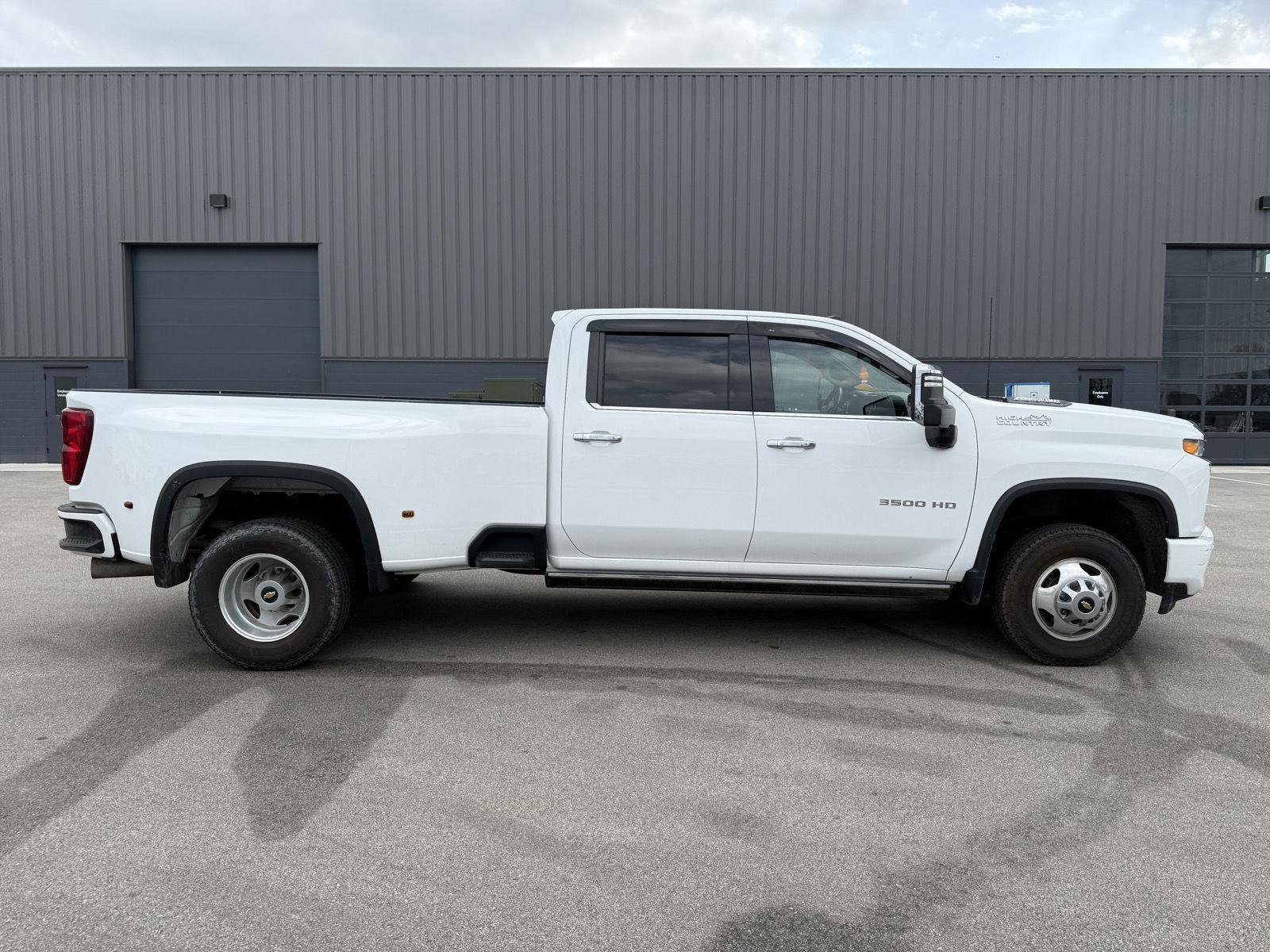 Used 2022 Chevrolet Silverado 3500 High Country w/ Safety Package II image 2