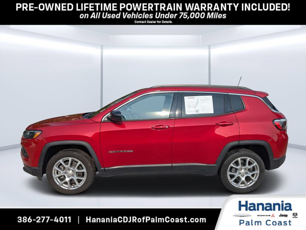 Used 2024 Jeep Compass Latitude w/ Sun and Sound Group AWD/4WD image 6