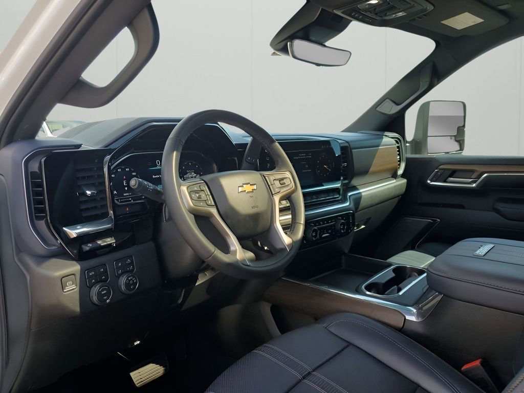 Used 2024 Chevrolet Silverado 2500 High Country w/ Technology Package image 28