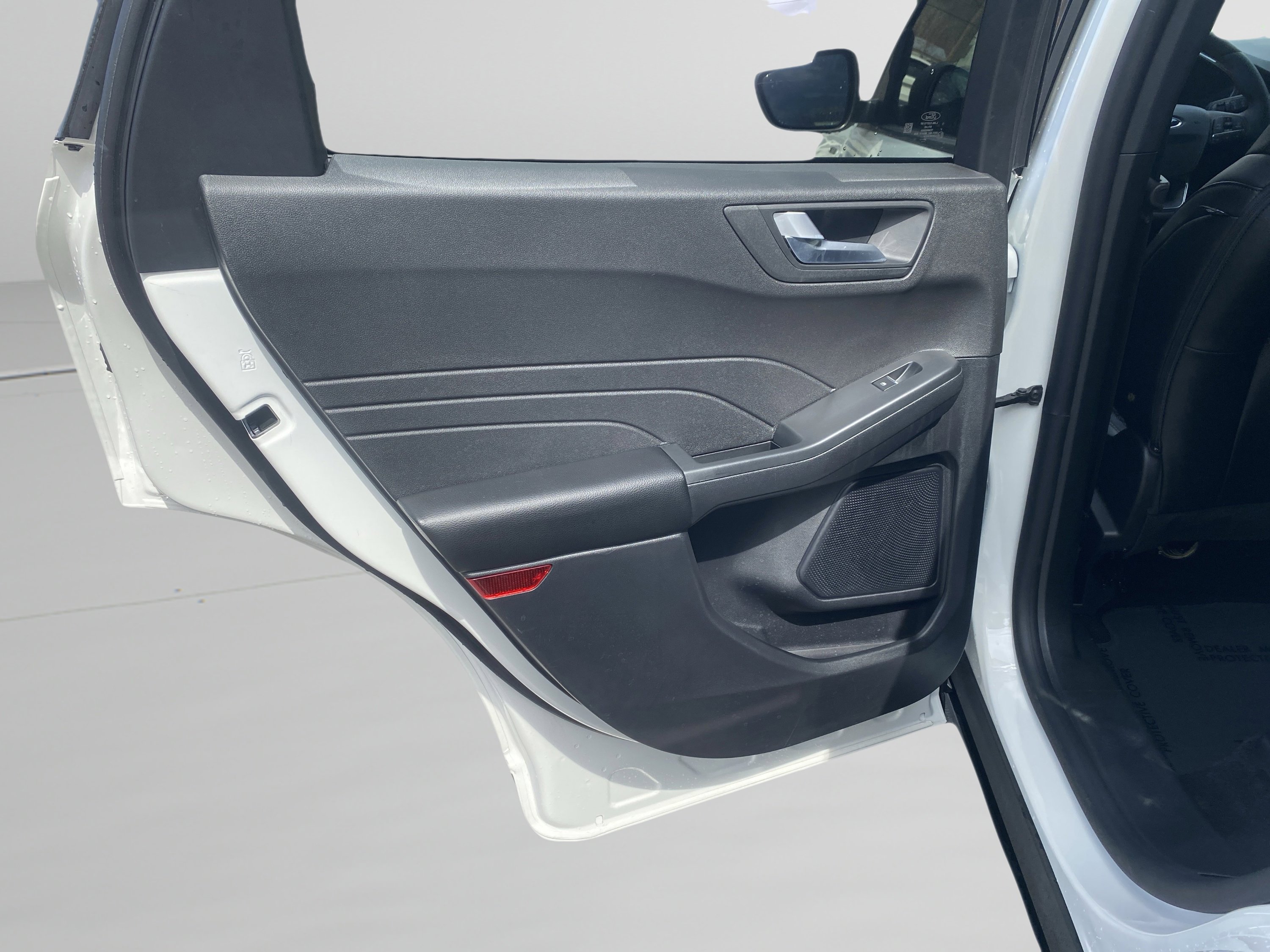 Used 2025 Ford Escape ST-Line w/ Cold Weather Package image 10