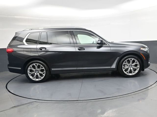 Used 2022 BMW X7 xDrive40i w/ Executive Package AWD/4WD image 3