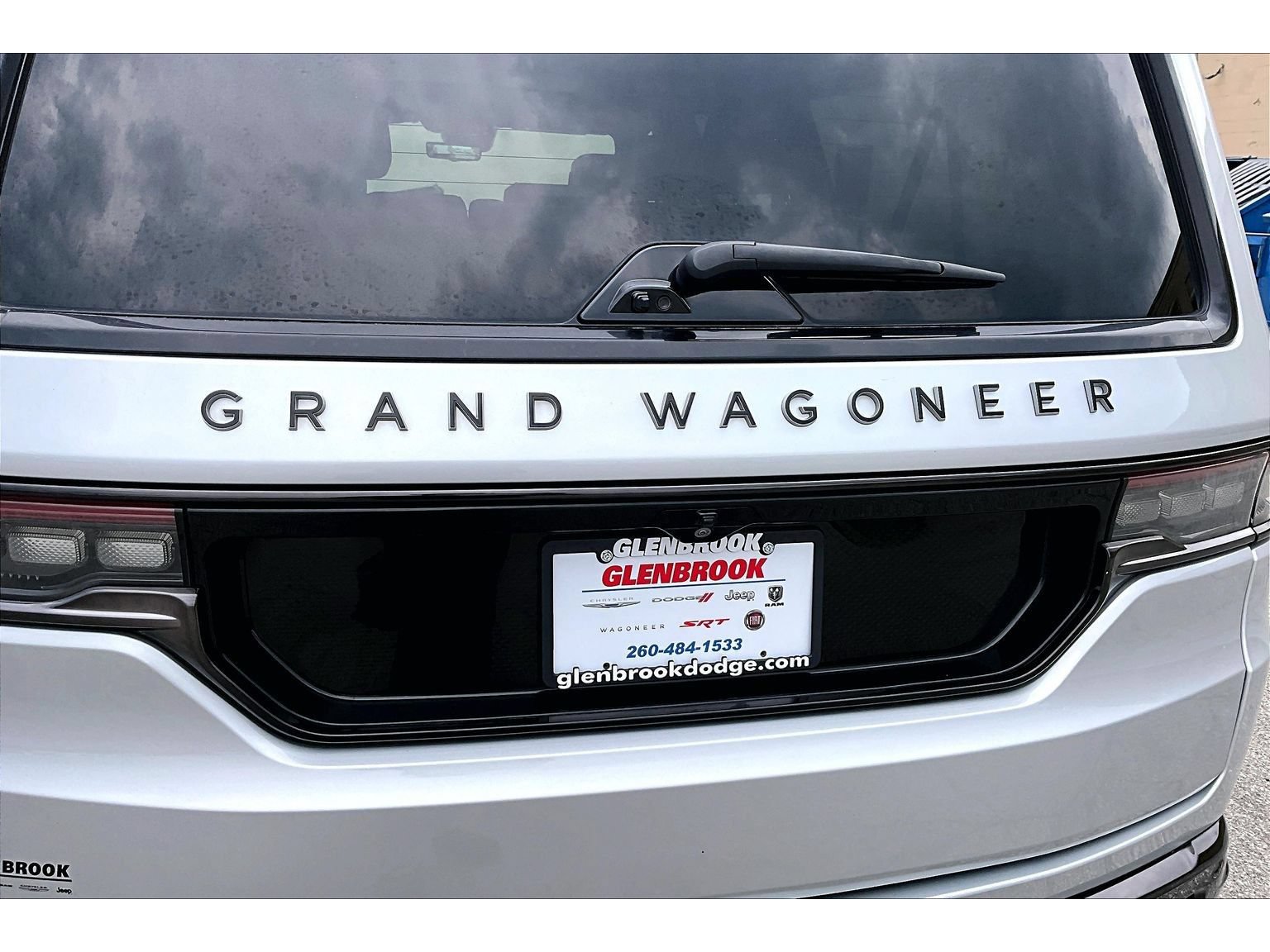 Used 2024 Jeep Grand Wagoneer L Series II w/ Quick Order Packagew 28T AWD/4WD image 37