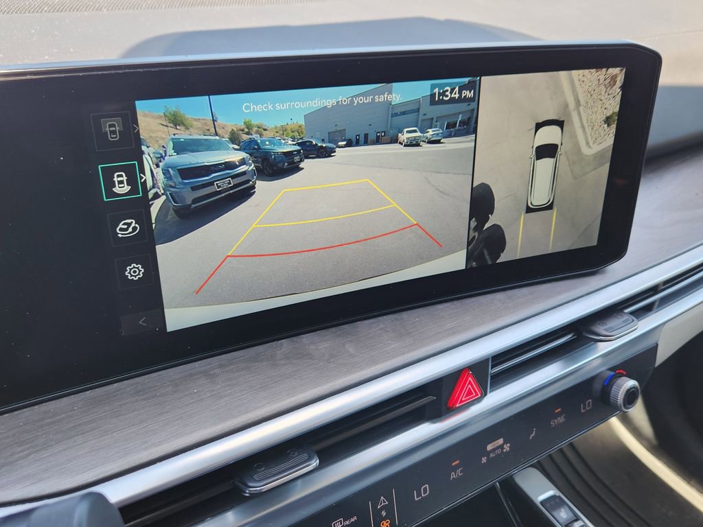 Used 2025 Kia Sorento SX image 17