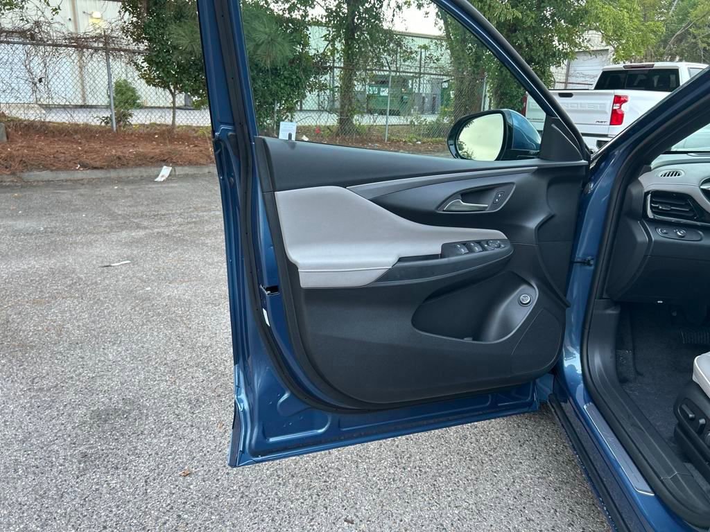 New 2025 Buick Envista Avenir image 11