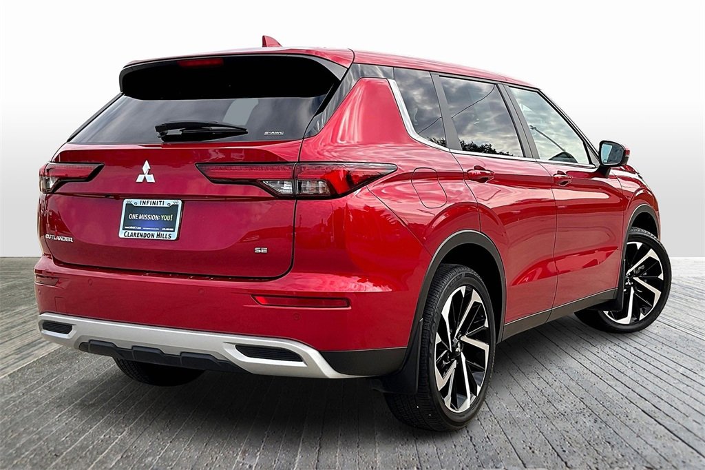 Used 2023 Mitsubishi Outlander SE image 9