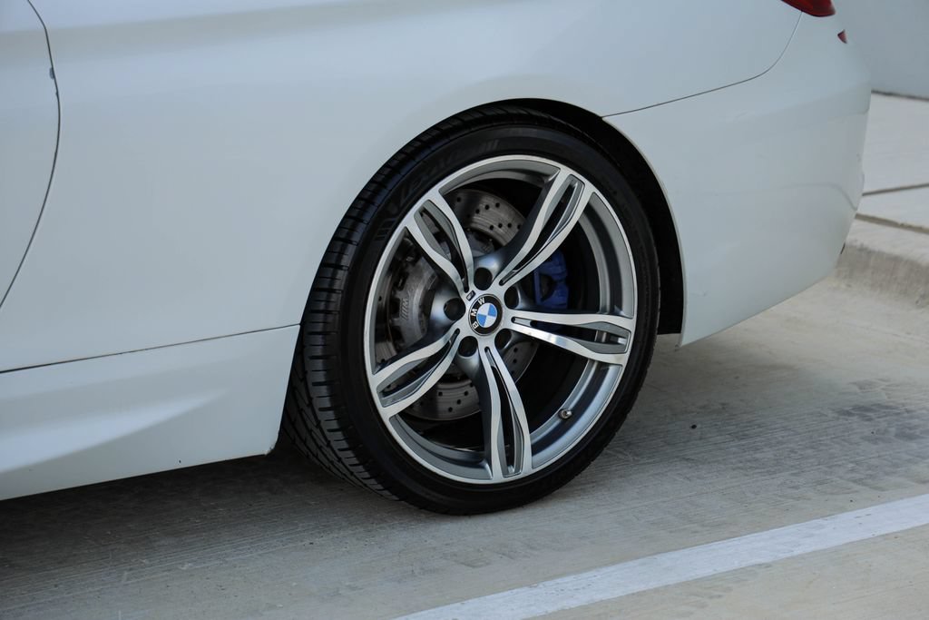 Used 2012 BMW M6 Convertible RWD image 6