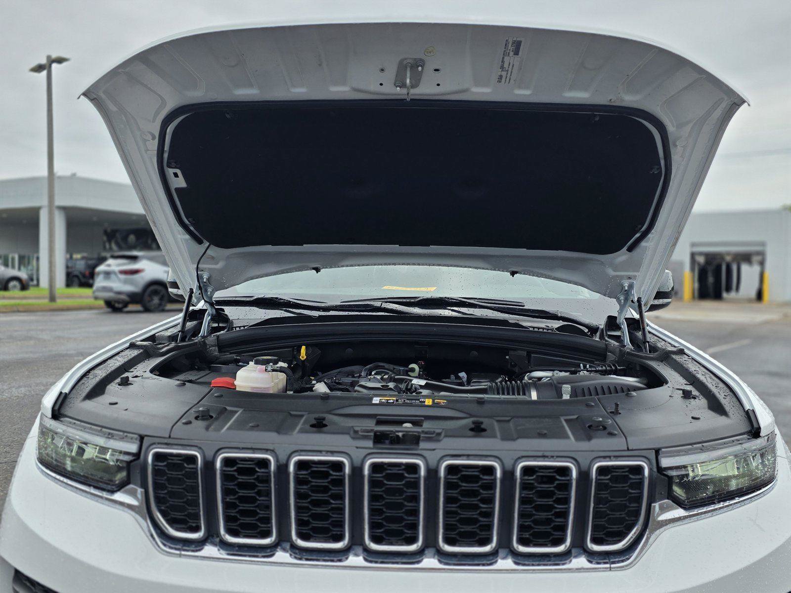 Certified 2025 Jeep Grand Cherokee Laredo X w/ Luxury Tech Group I AWD/4WD image 30