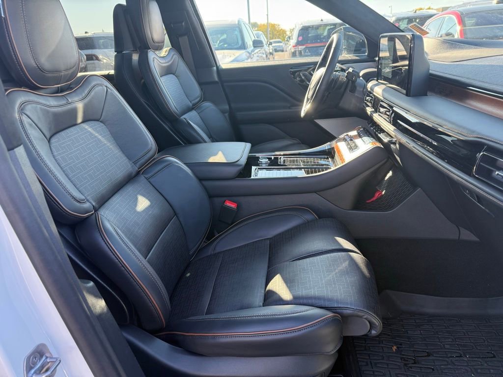 New 2025 Lincoln Aviator Black Label image 21
