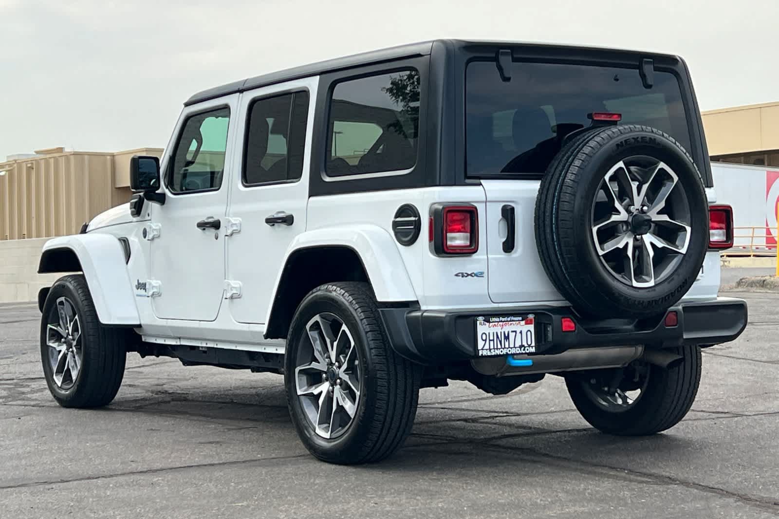 Used 2024 Jeep Wrangler Unlimited AWD/4WD image 7