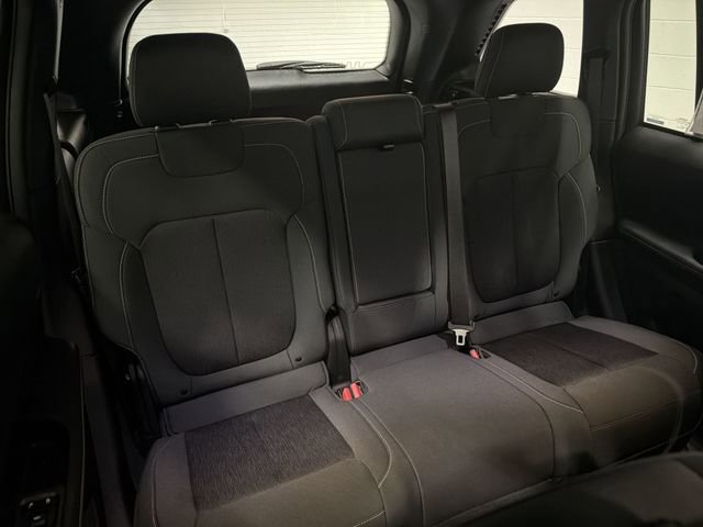 Used 2024 Jeep Grand Cherokee Laredo X image 16