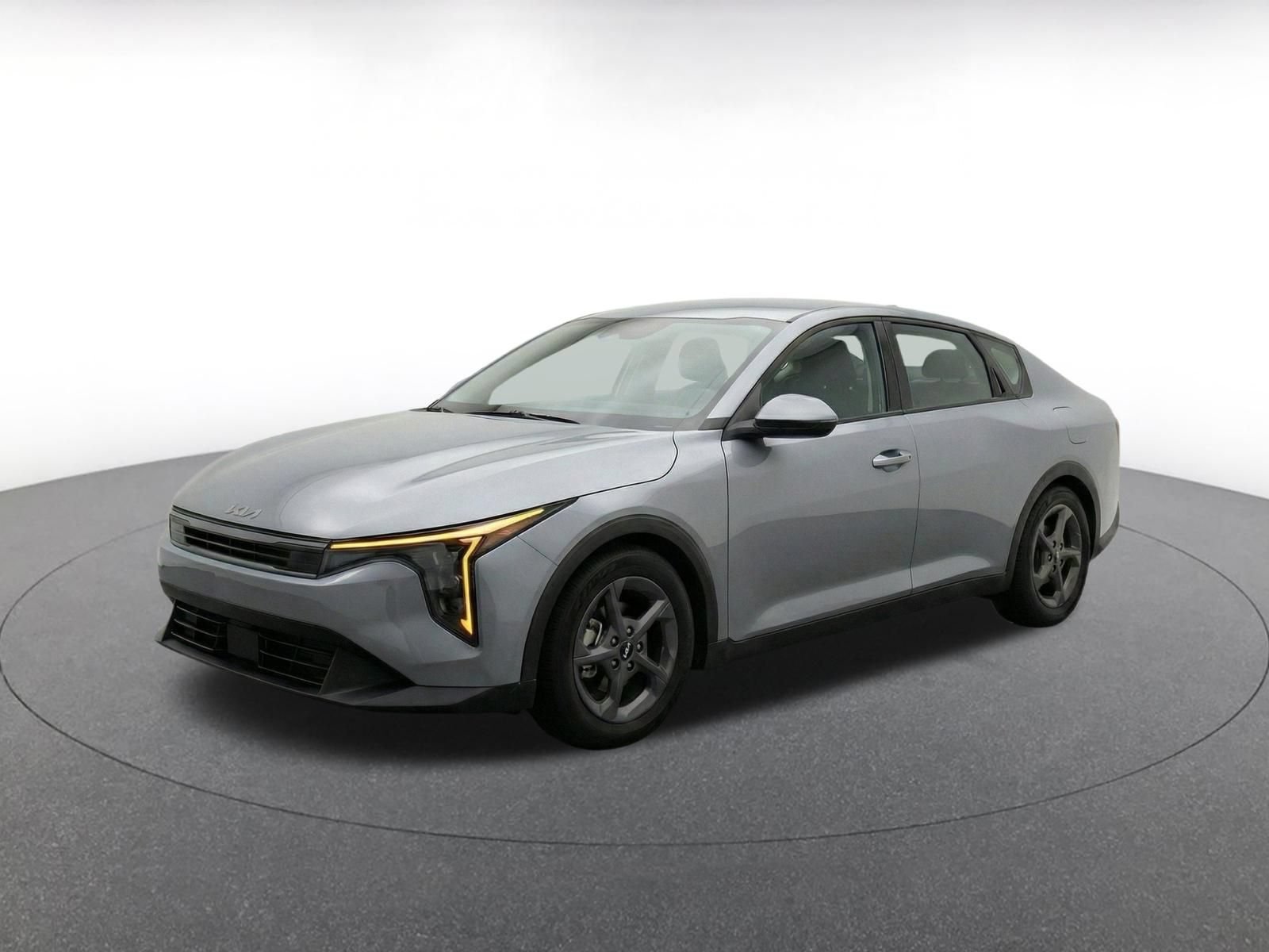 Used 2025 Kia K4 FWD image 3