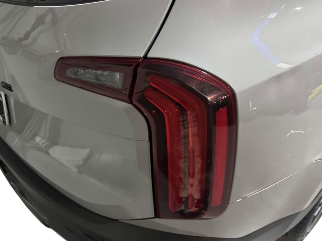 Used 2022 Kia Telluride SX w/ Nightfall Edition Package AWD/4WD image 8
