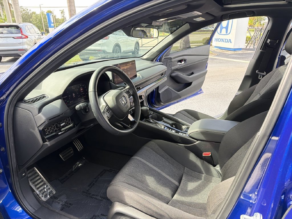 Used 2025 Honda Accord Sport image 30