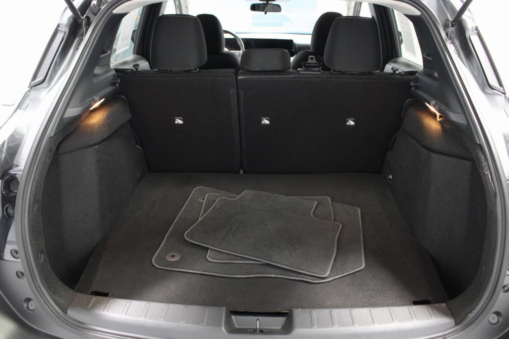 Certified 2025 Nissan Kicks SV AWD/4WD image 13