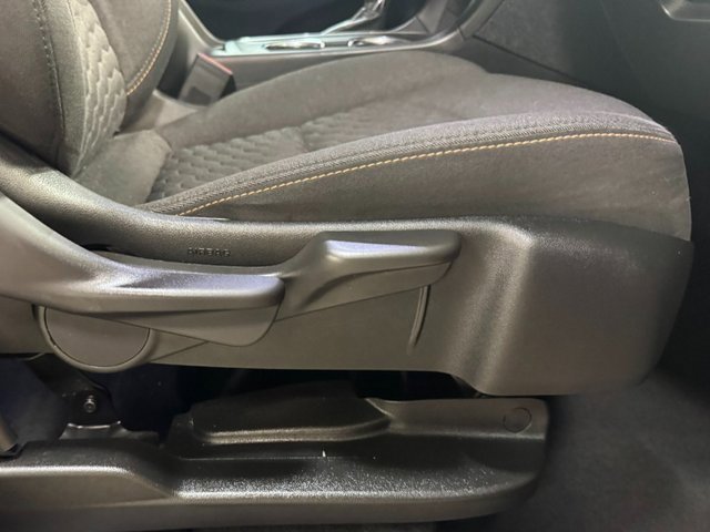 Used 2020 Chevrolet Equinox LT image 41