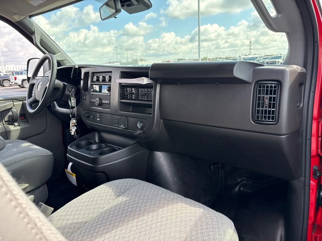 New 2026 GMC Savana 2500 w/ Driver Convenience Package image 27