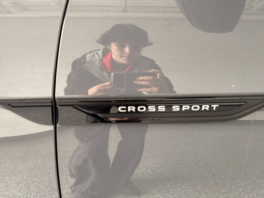 Certified 2023 Volkswagen Atlas Cross Sport SEL R-Line AWD/4WD image 9