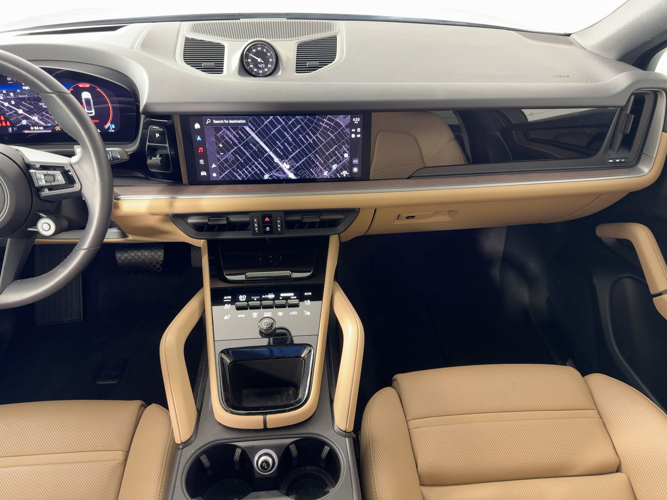 Certified 2025 Porsche Cayenne Coupe w/ Premium Package Plus image 27