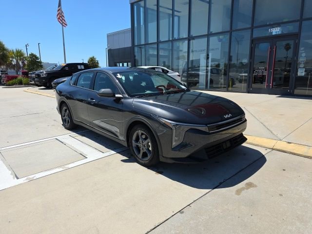 Used 2025 Kia K4 FWD image 2