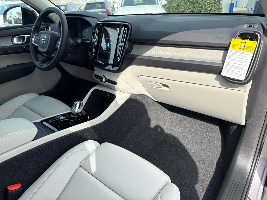New 2026 Volvo XC40 B5 Ultra AWD/4WD image 16
