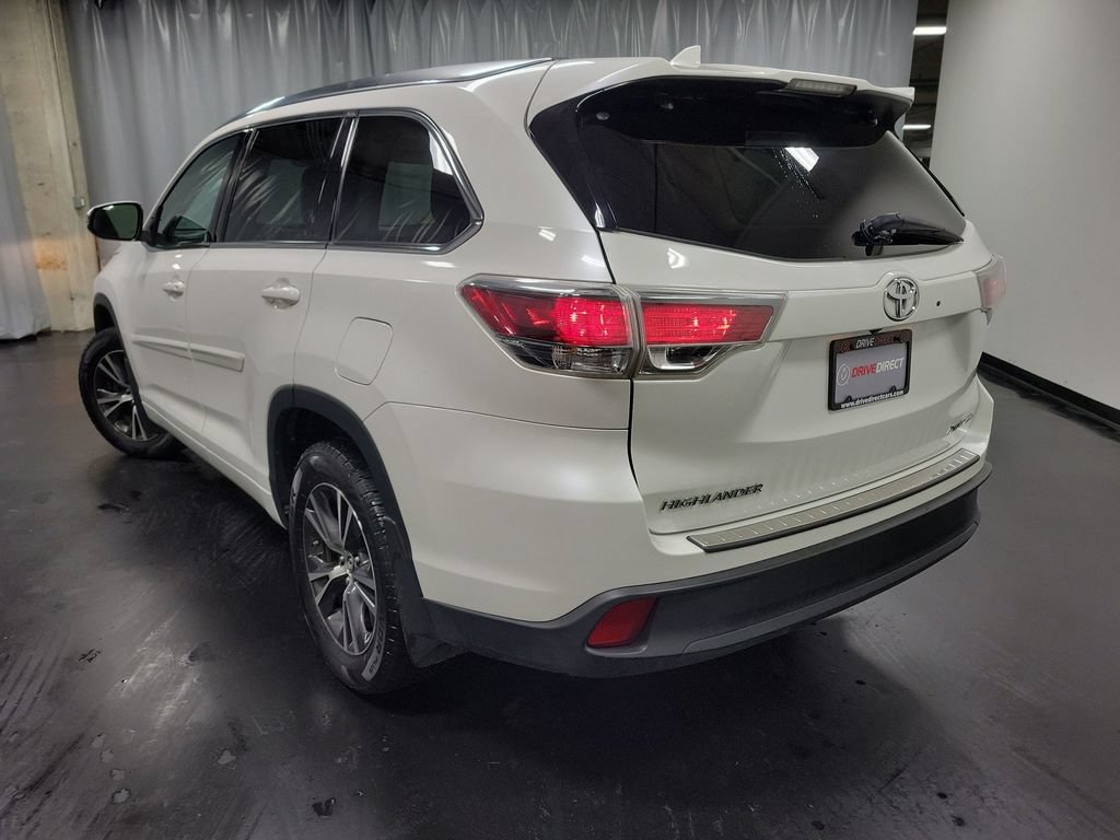Used 2016 Toyota Highlander XLE AWD/4WD image 6