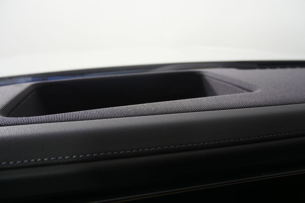 Certified 2025 BMW 740i image 24