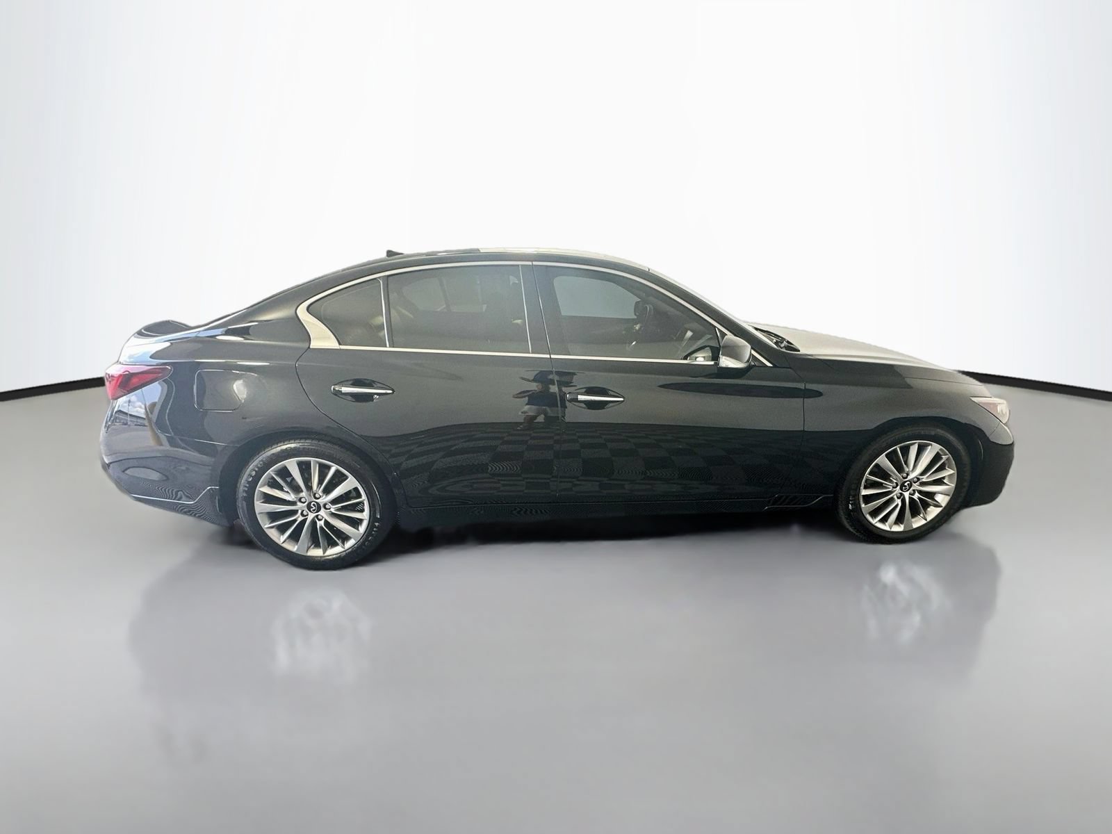 Used 2022 INFINITI Q50 Luxe w/ Cargo Package AWD/4WD image 8