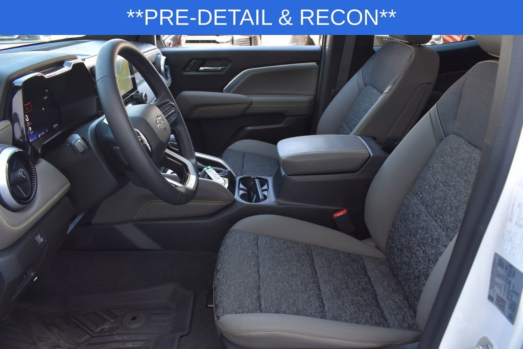 Used 2024 Chevrolet Colorado ZR2 w/ Technology Package AWD/4WD image 16
