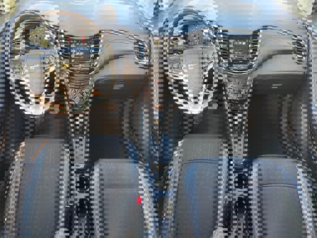 Used 2019 Chevrolet Trax LT w/ LT Convenience Package image 19