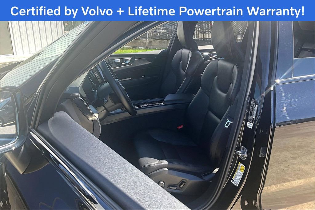 Used 2025 Volvo XC60 B5 Plus image 32