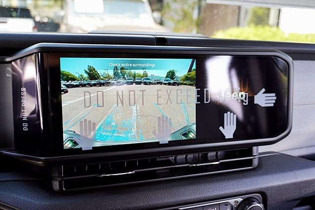 New 2025 Jeep Gladiator Sport S image 32