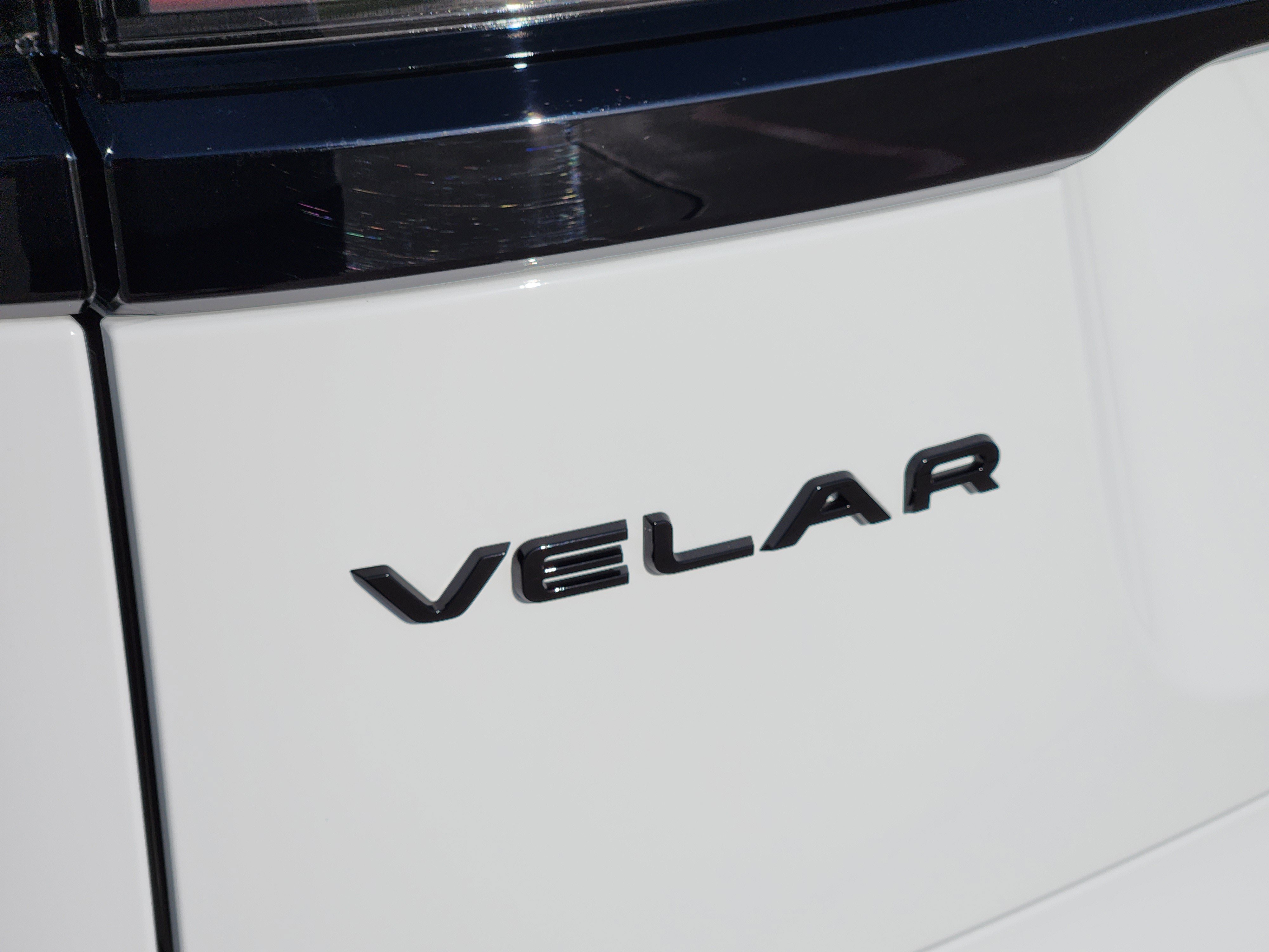 New 2026 Land Rover Range Rover Velar Dynamic SE image 12