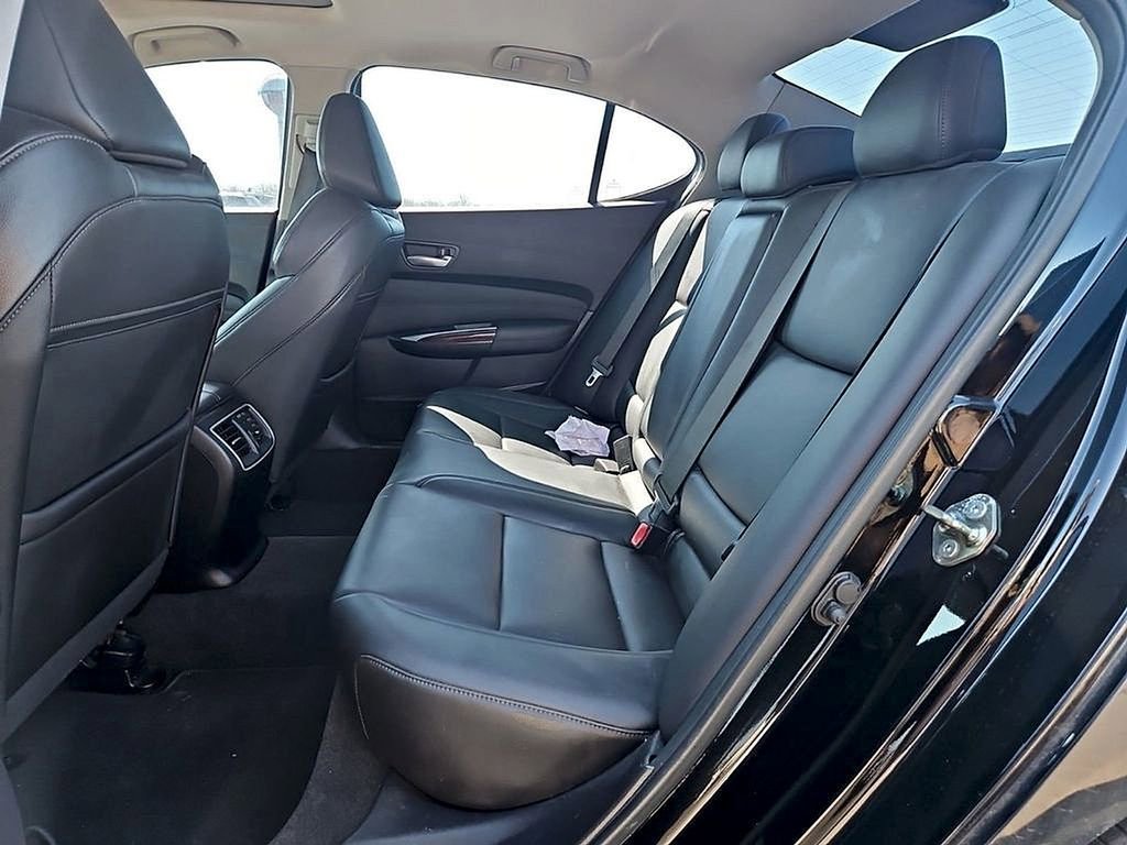 Used 2015 Acura TLX V6 FWD image 4
