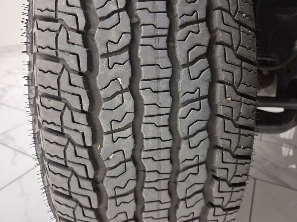 Certified 2024 Chevrolet Colorado Z71 w/ Z71 Convenience Package 2 image 37