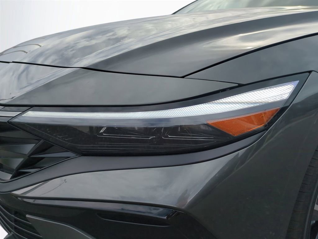 New 2026 Hyundai Elantra Limited image 10