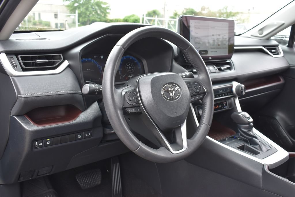 Used 2023 Toyota RAV4 Limited FWD image 23