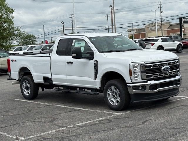 New 2025 Ford F350 XLT image 9
