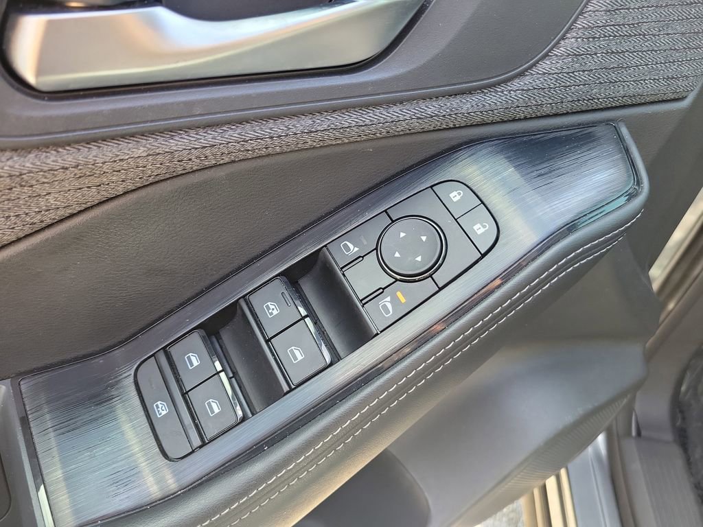 Used 2023 Nissan Rogue SV image 18