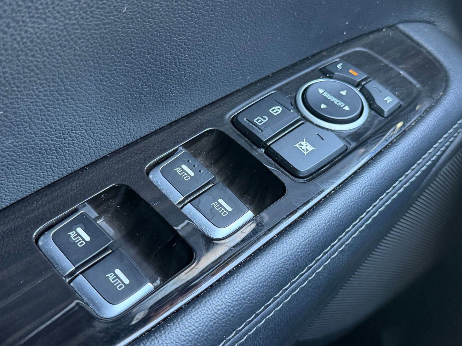 Used 2020 Kia Sorento S image 13