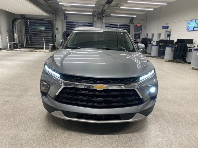 Certified 2025 Chevrolet Blazer LT FWD image 2
