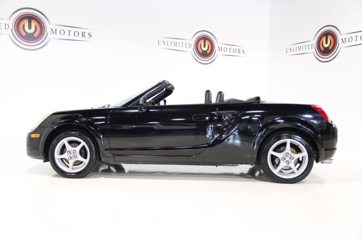 Used 2004 Toyota MR2 RWD image 34