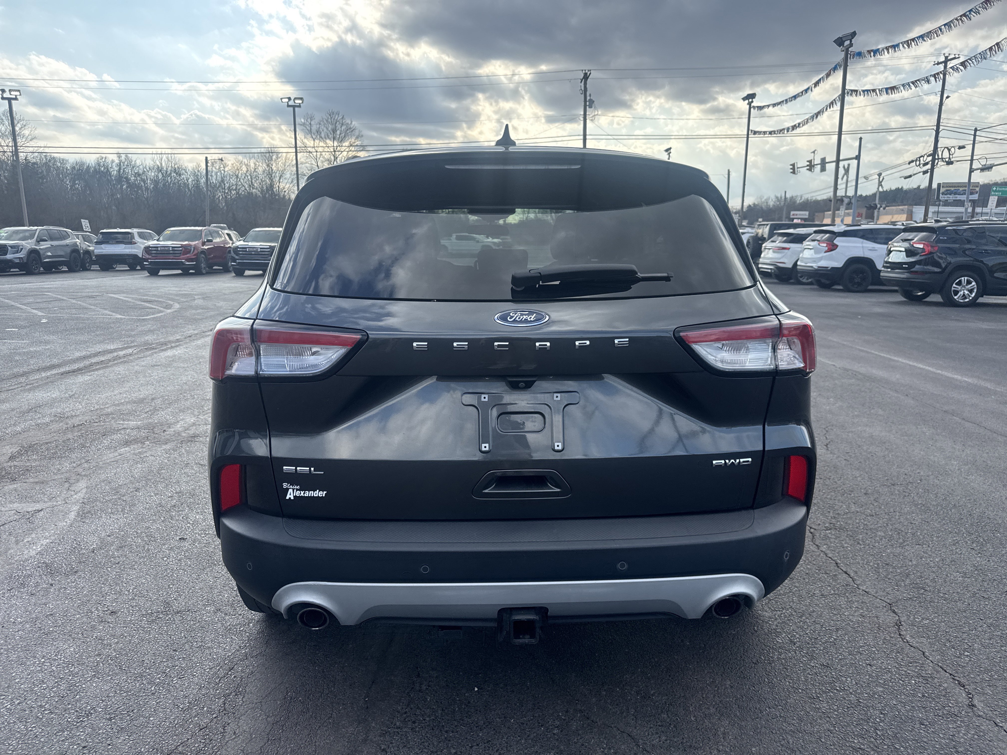 Used 2020 Ford Escape SEL video 4