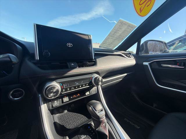 Used 2023 Toyota RAV4 SE w/ Weather & Moonroof Package AWD/4WD image 8